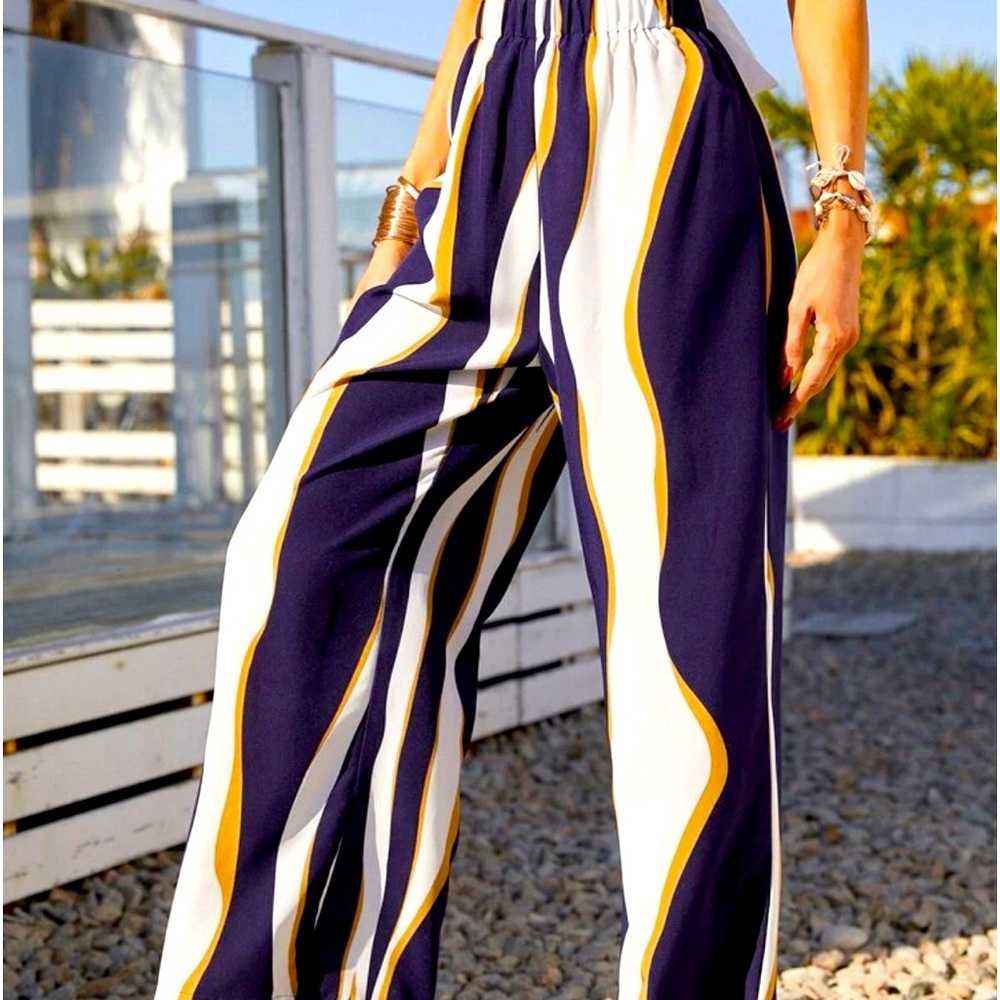 All Over Print Wide Leg Pants ~ Size L NWT